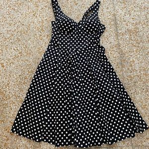 Polka dot 1950’s style dress.